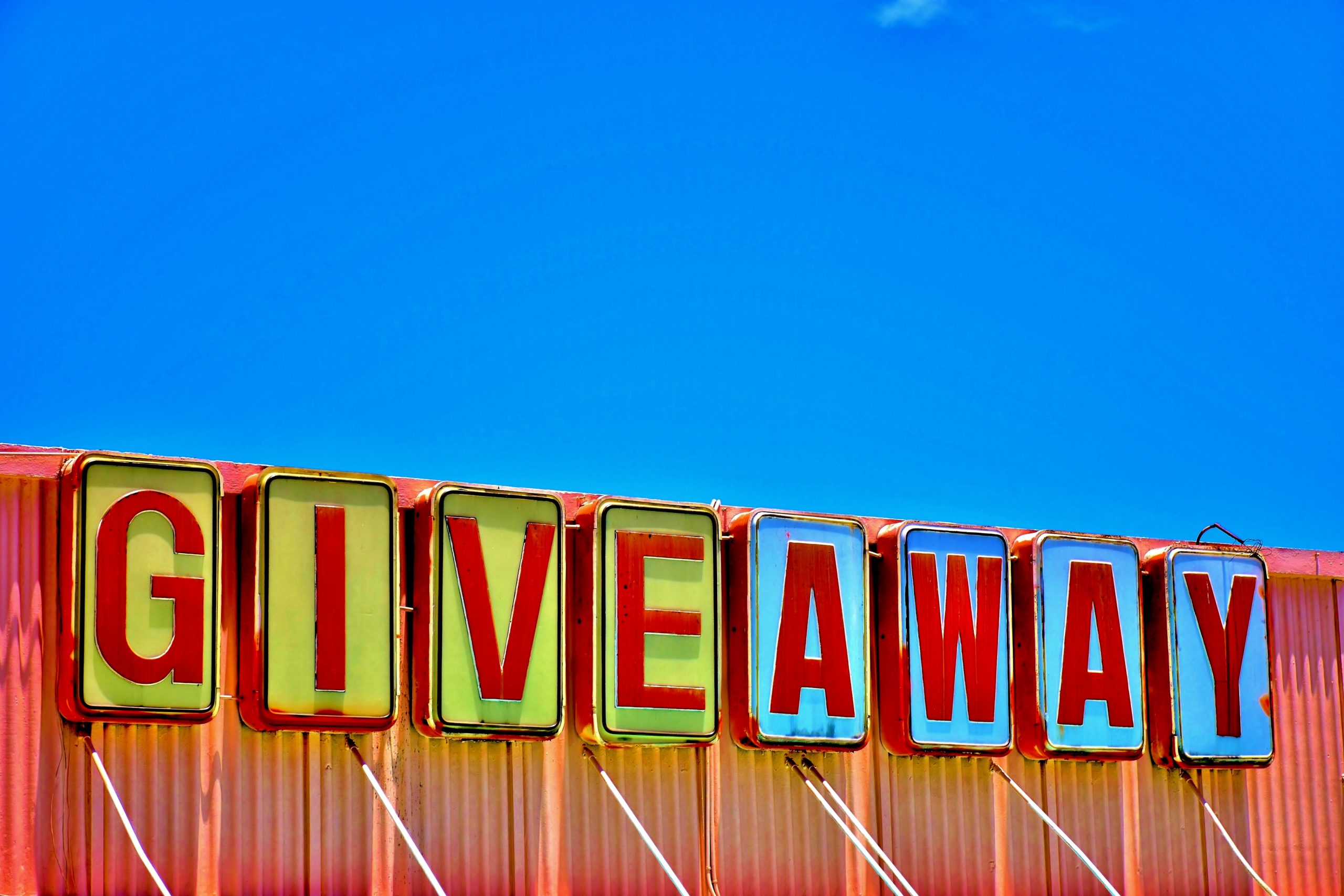 How to Run a Social Media Giveaway Image